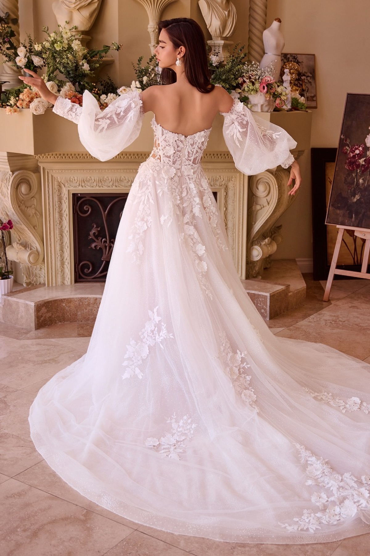 Lang brudekjole WL018 i tyl med blonde på overdel | bridalstore.dk