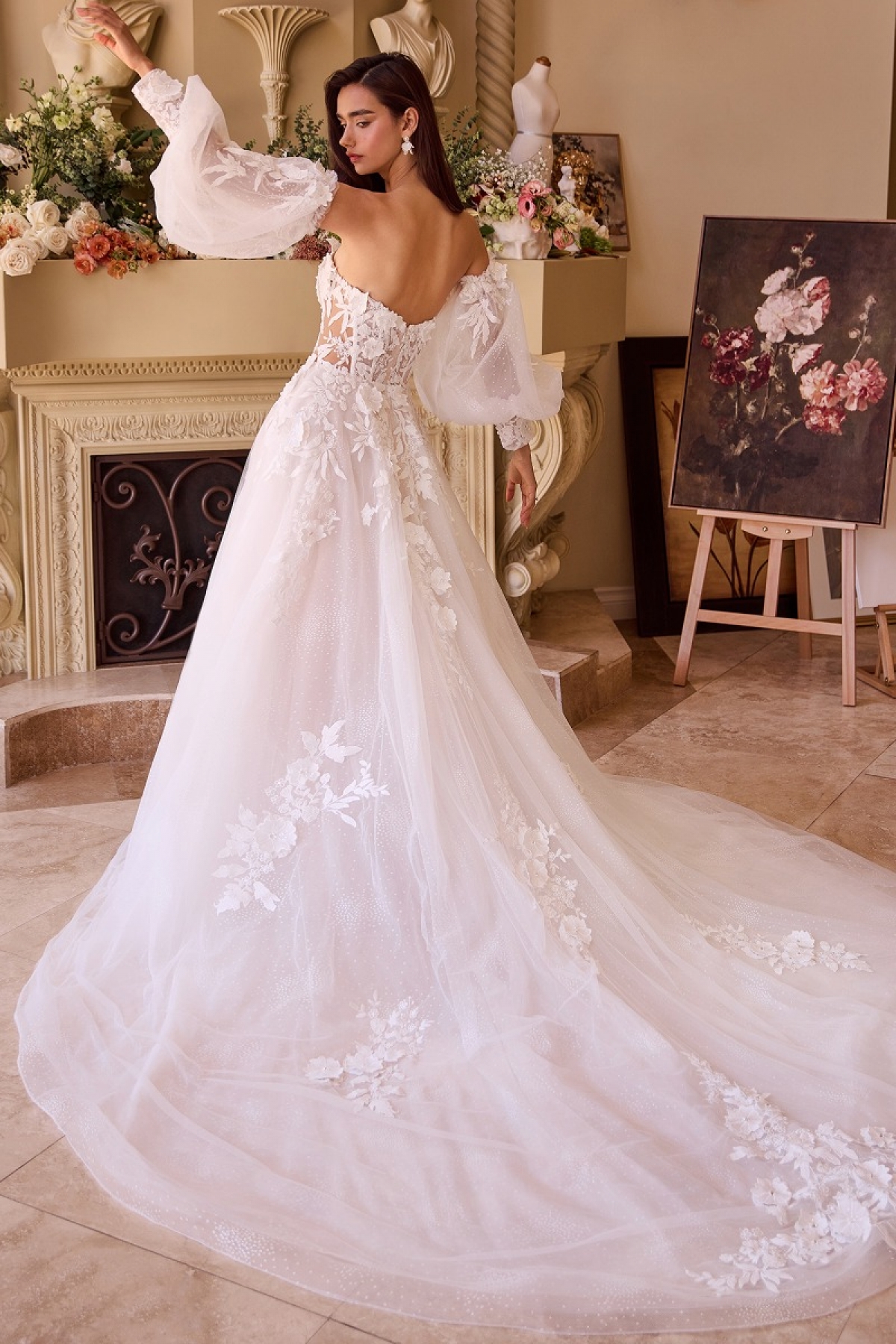 Lang brudekjole WL018 i tyl med blonde på overdel | bridalstore.dk