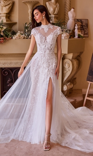Lang brudekjole WL035 i blonde med aftagelig kappe og slids | bridalstore.dk