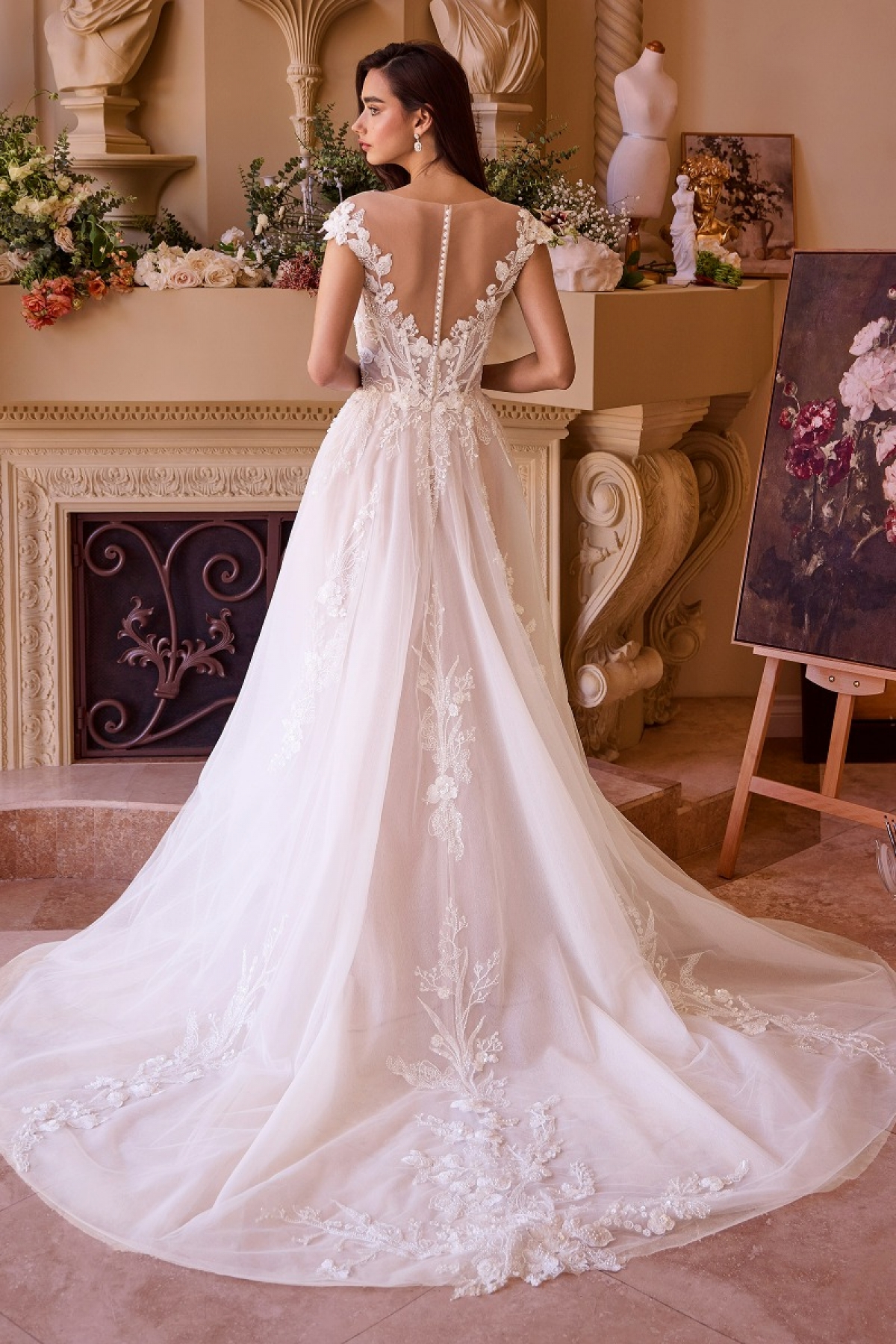 Lang brudekjole WL038 i blonde med dyb v-udskæring | bridalstore.dk