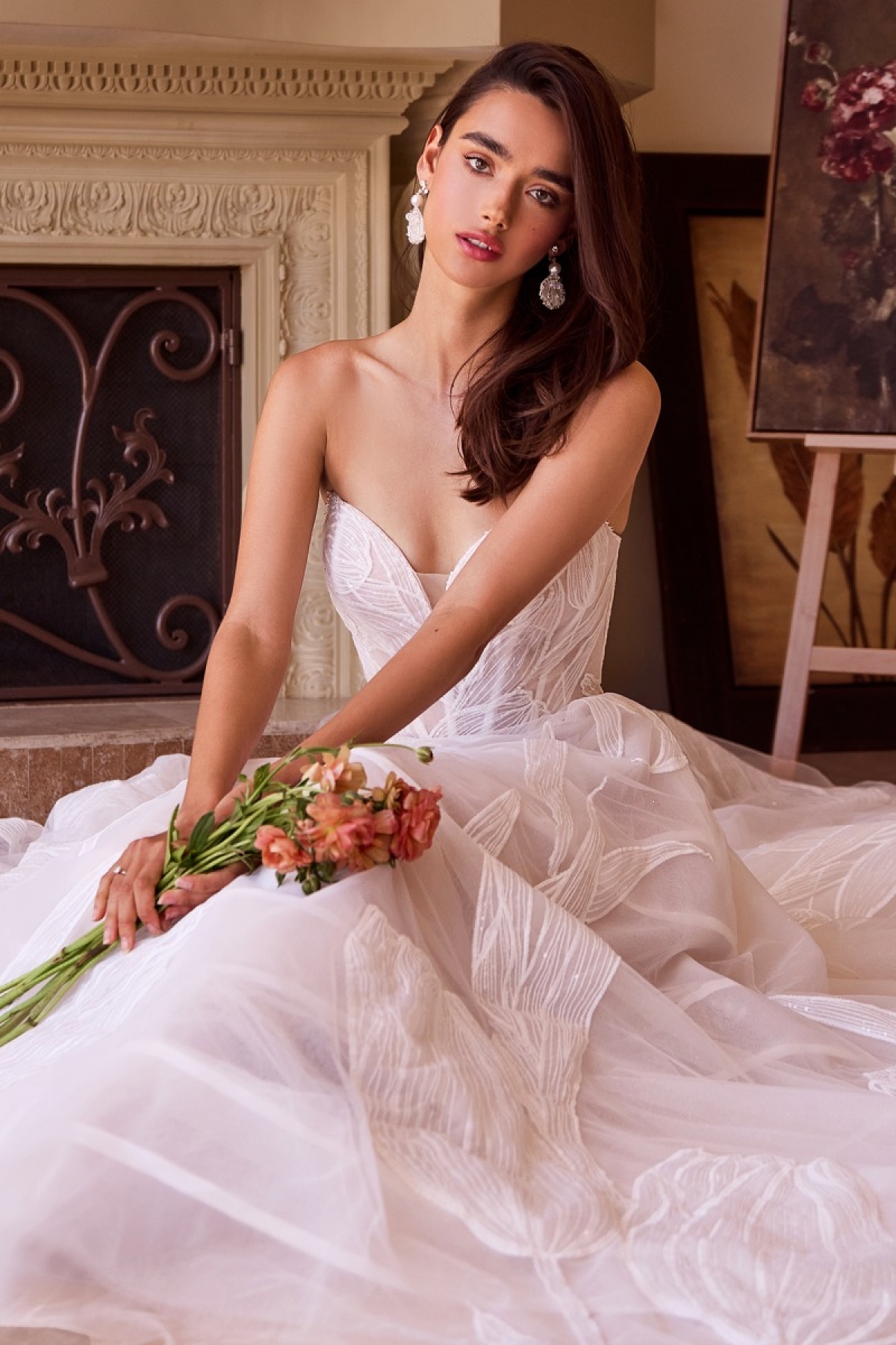Lang brudekjole WL043 i blonde med blomsterbroderi | bridalstore.dk
