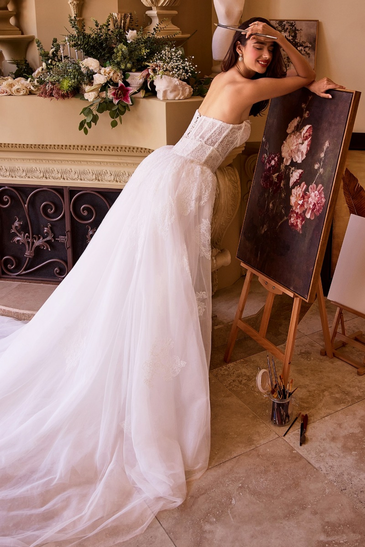 Lang brudekjole WL044 i satin med fyldigt skørt | bridalstore.dk