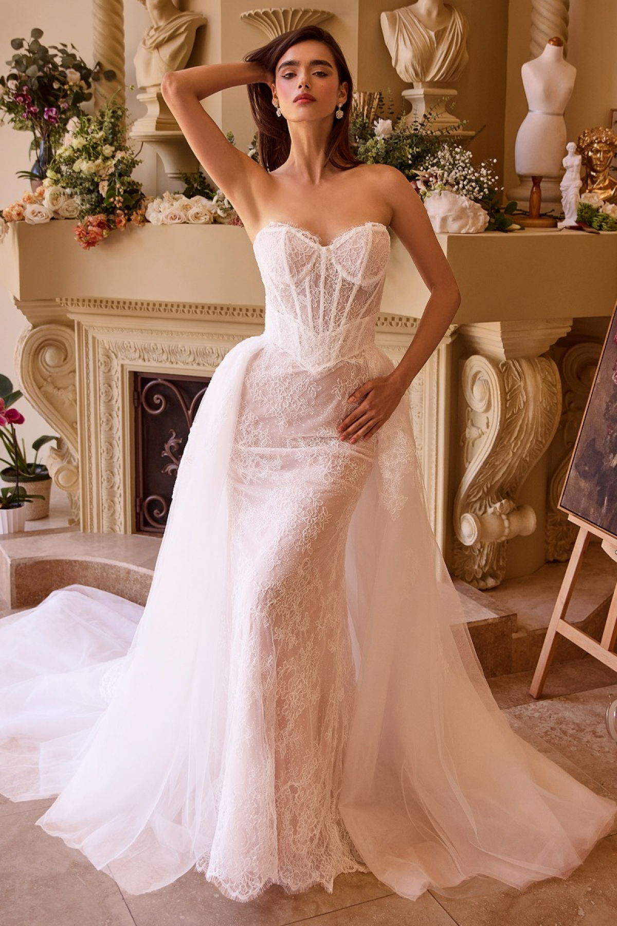 Lang brudekjole WL044 i satin med fyldigt skørt | bridalstore.dk