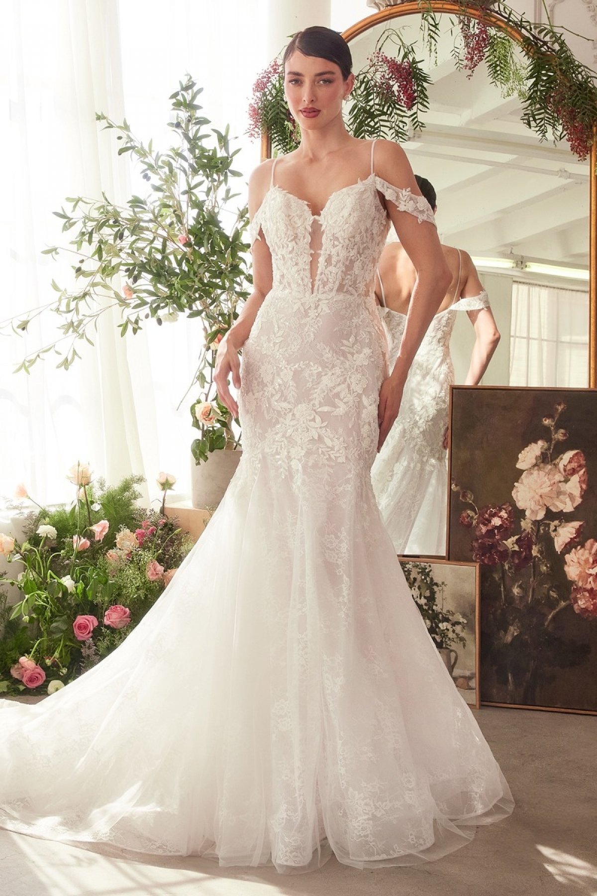 Lang brudekjole WL051 i blonde med blomsterbroderi | bridalstore.dk