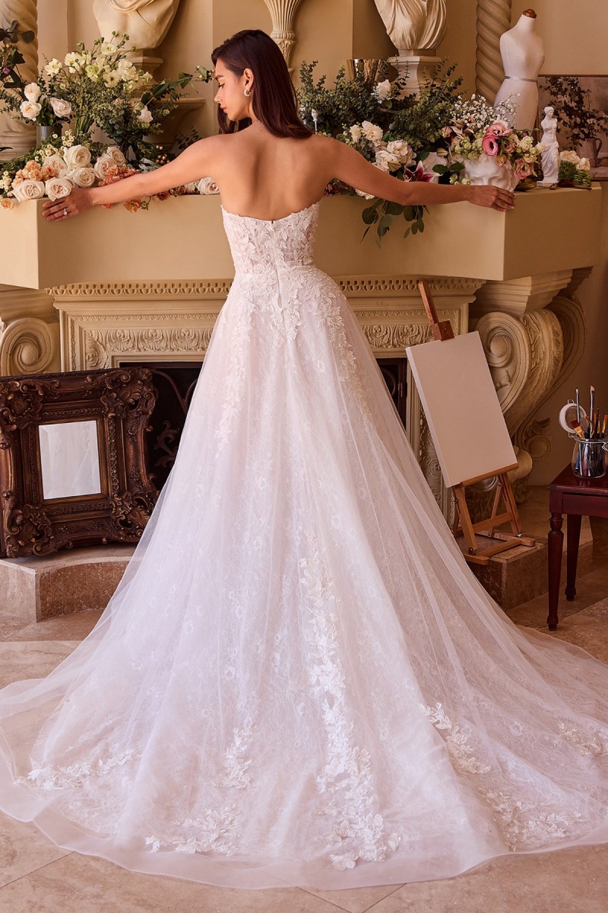 Lang brudekjole WL052 i blonde med blomsterbroderi | bridalstore.dk