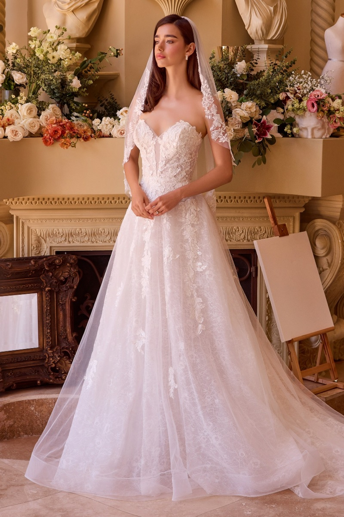 Lang brudekjole WL052 i blonde med blomsterbroderi | bridalstore.dk