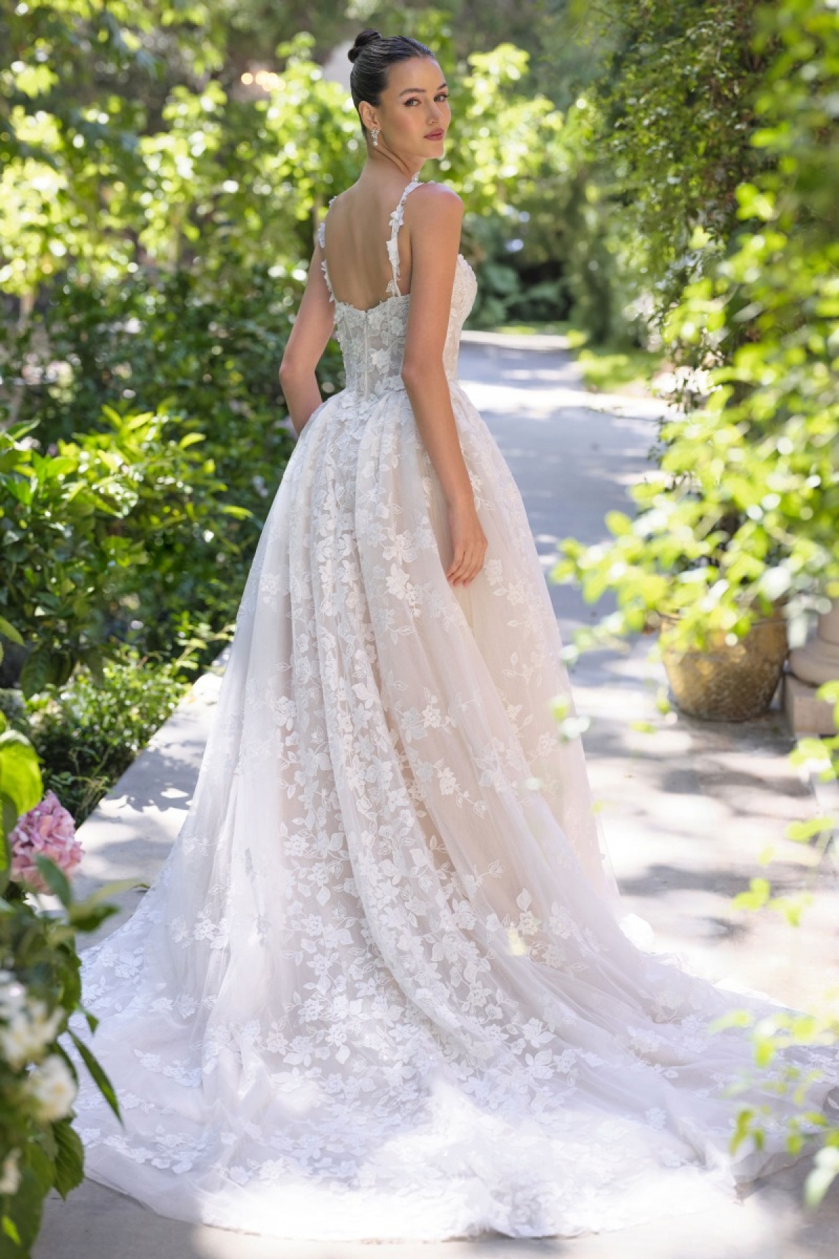 Lang brudekjole WL058 i blonde med slids | bridalstore.dk