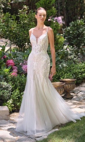 Lang brudekjole WL066 i tyl med blonde på overdel | bridalstore.dk
