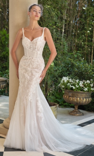 Lang brudekjole WL068 i blonde med langt slæb | bridalstore.dk