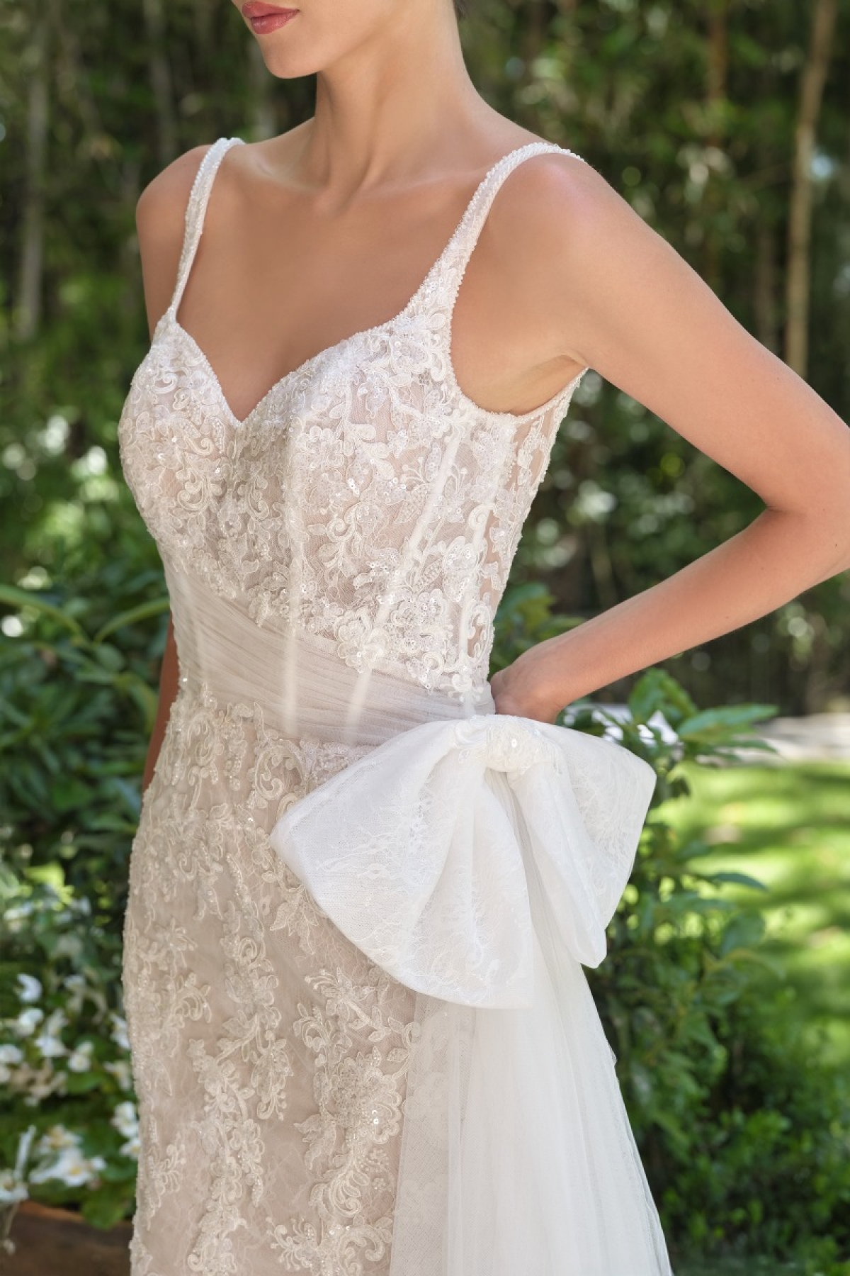 Lang brudekjole WL068 i blonde med langt slæb | bridalstore.dk