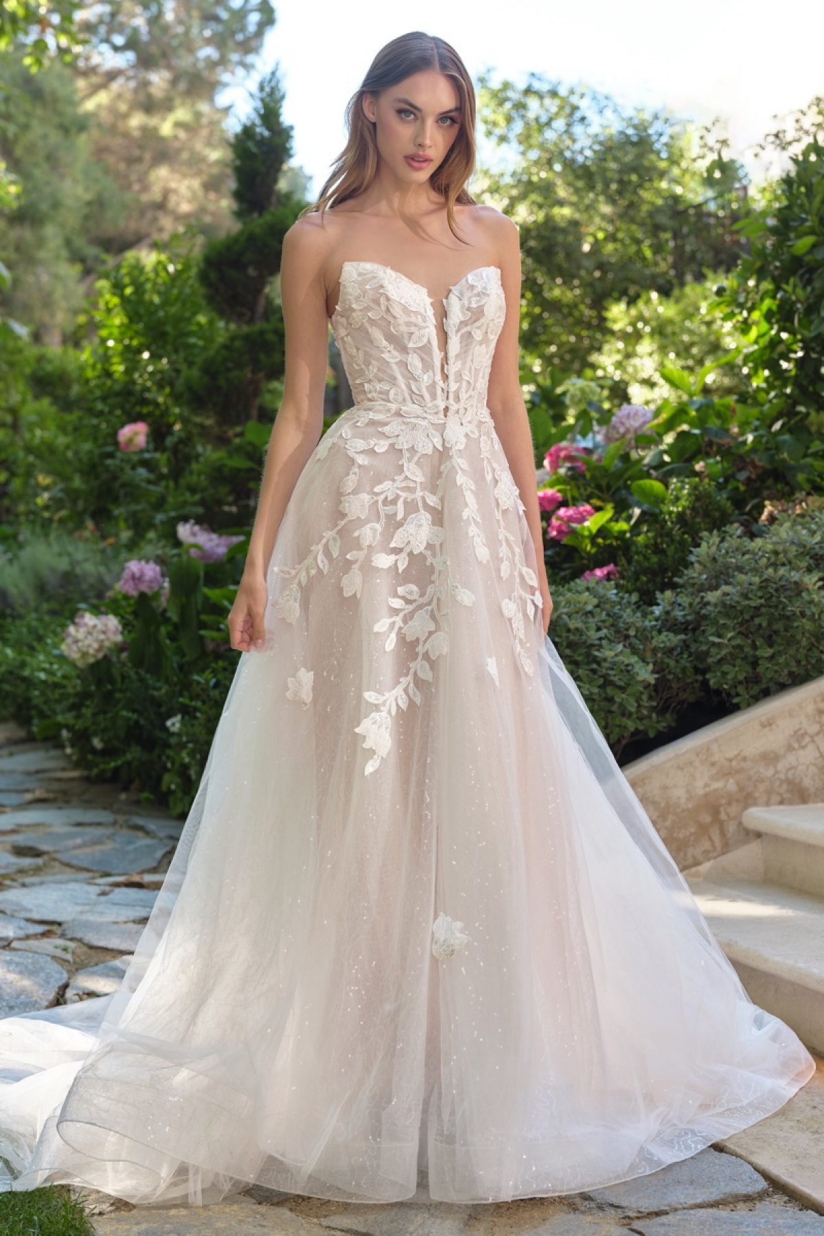 Lang brudekjole WL070 i blonde med åben ryg | bridalstore.dk