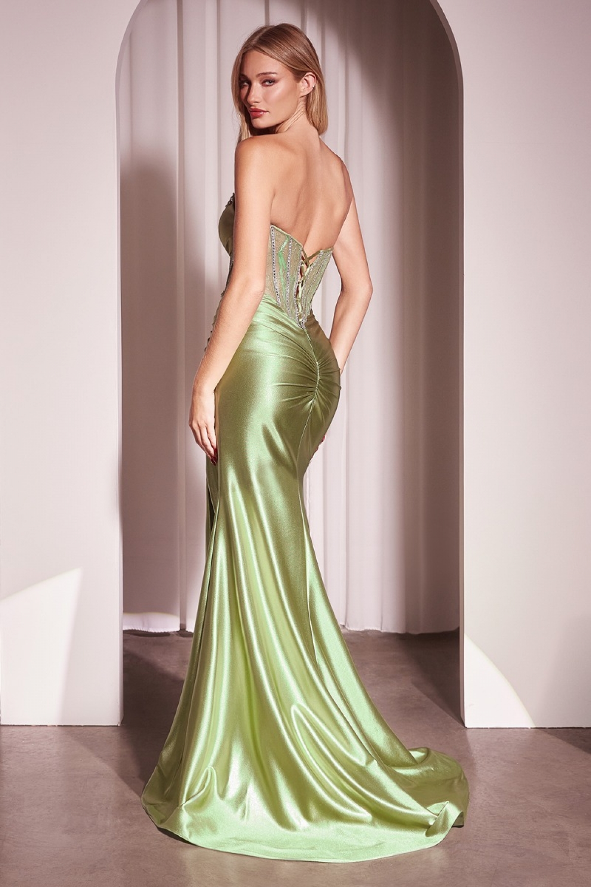 NEWPORT festkjole | bridalstore.dk
