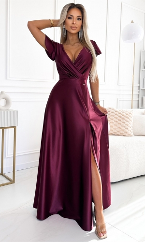 CRYSTAL satin lang kjole i bordeaux