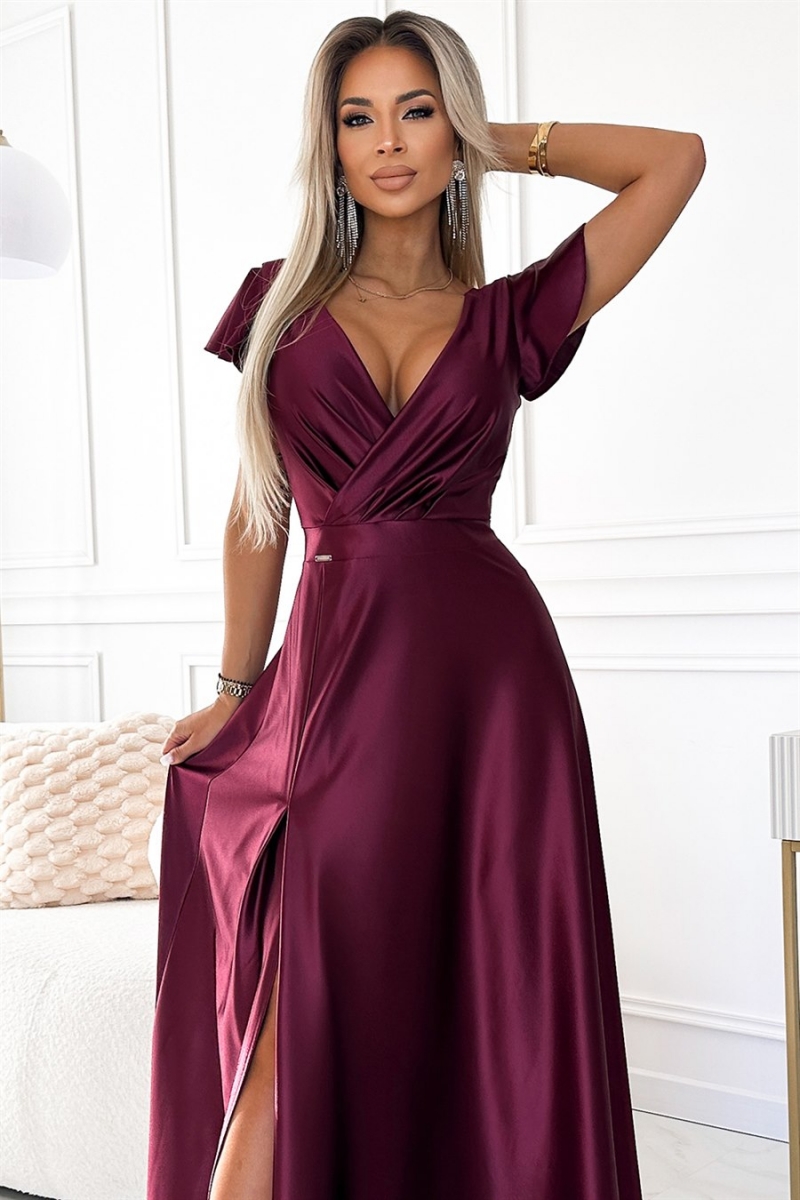 CRYSTAL satin lang kjole i bordeaux