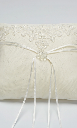 Ringpude K1 i blonde med krystaller | bridalstore.dk