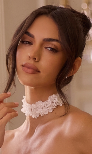 Choker med 3D-blomster og krystaller | bridalstore.dk