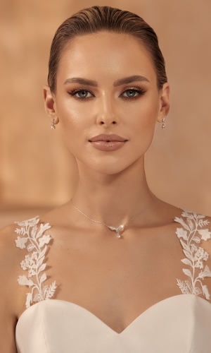 Brudestropper 15500 i blonde med blomster | bridalstore.dk