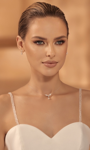 Brudestropper 15700 i tyl med pailletter og rhinsten | bridalstore.dk
