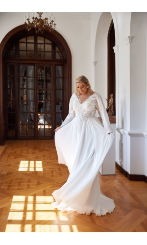 Latifa plus size brudekjole med blonde ærme