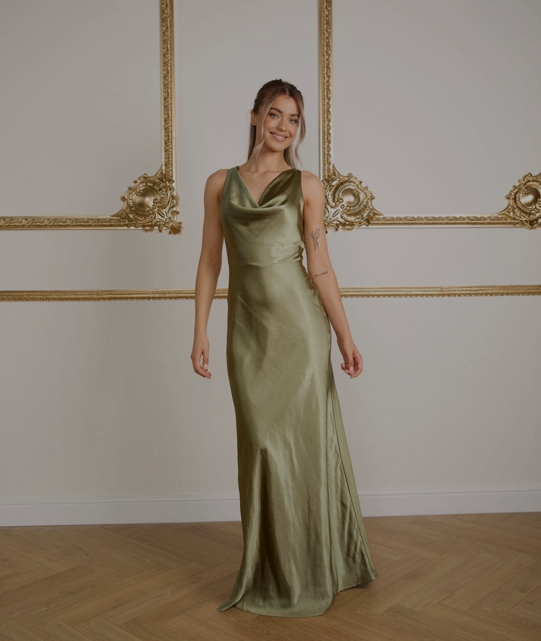 Moss satin kjole i flere farver