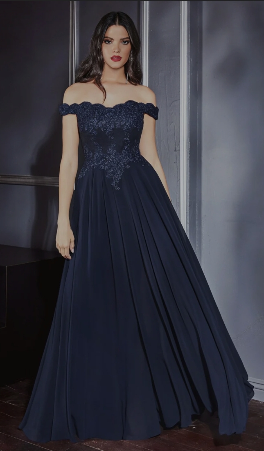 Kjole 7258. Off the shoulder blonde