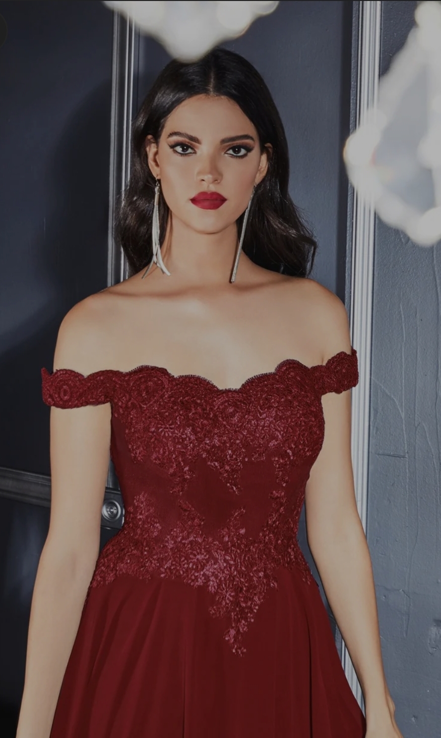 Kjole 7258. Off the shoulder blonde