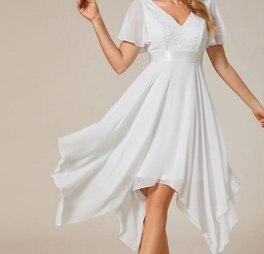Konfirmations kjole med let chiffon skørt lille ærme