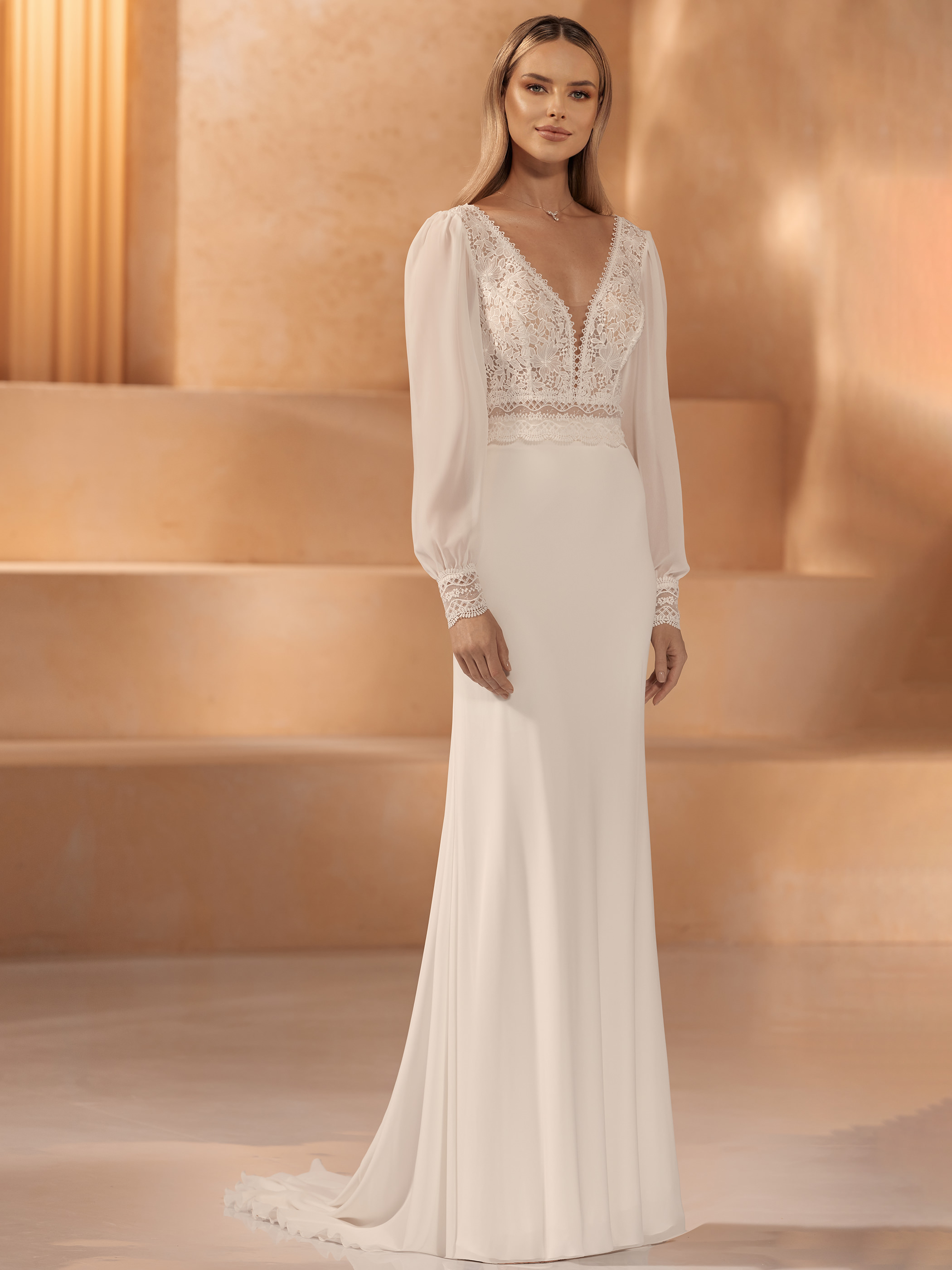 Brudetop i blonde og chiffon med lange ærmer E425 | bridalstore.dk