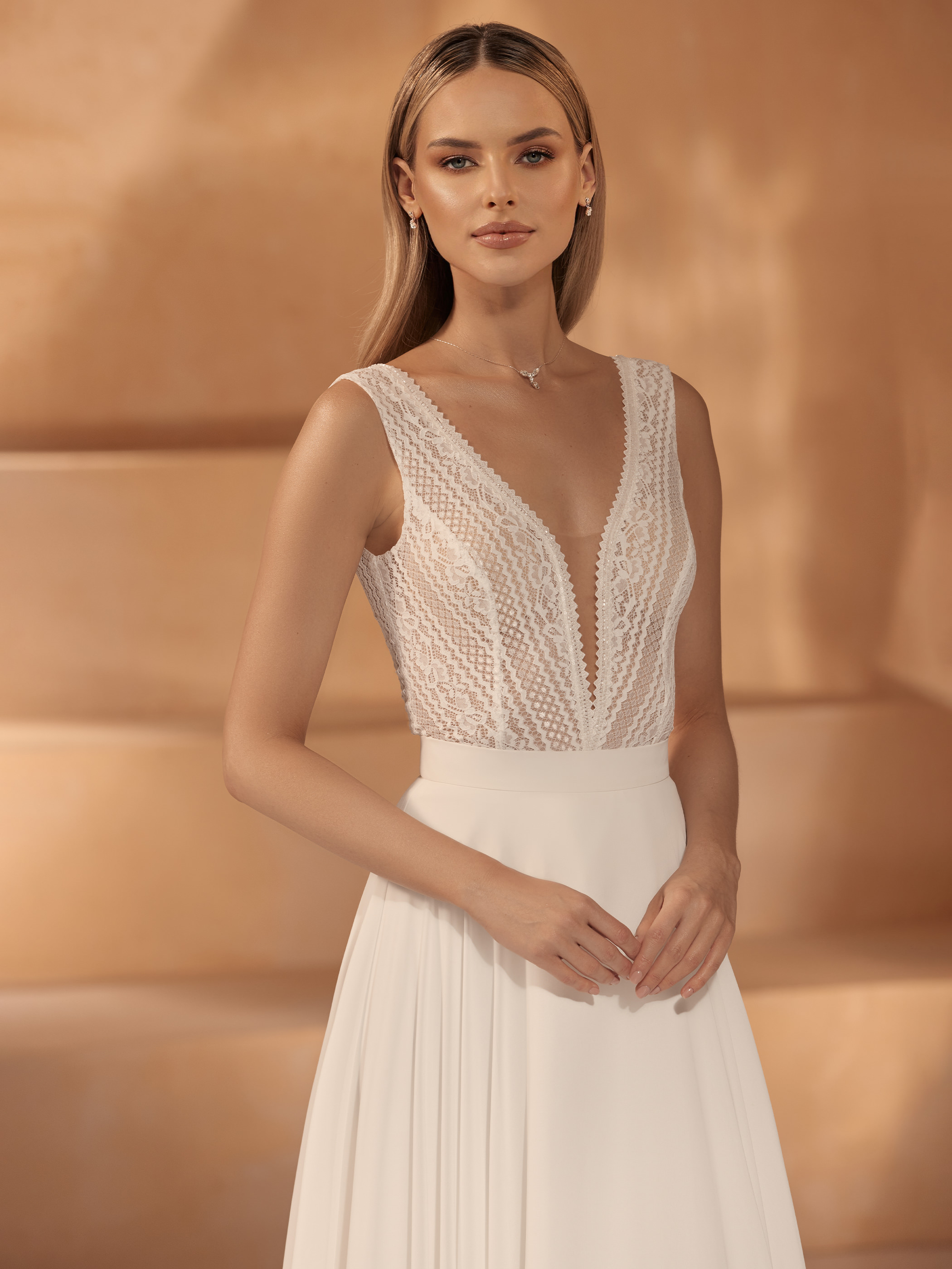 Brude-body i blonde uden ærmer E428 | bridalstore.dk