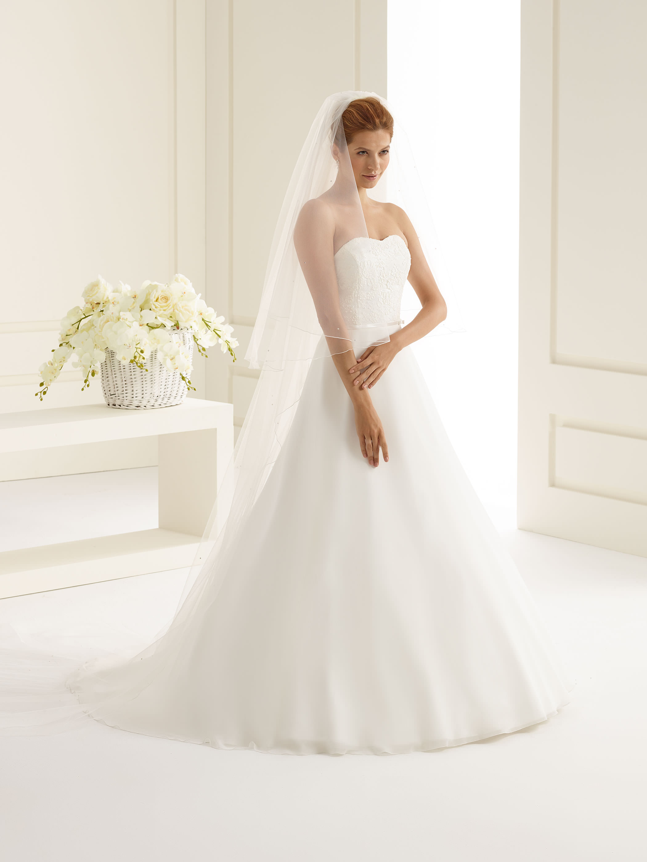 Brudeslør S143S i diamanttyl med corded edge (snorekant) 300 cm | bridalstore.dk