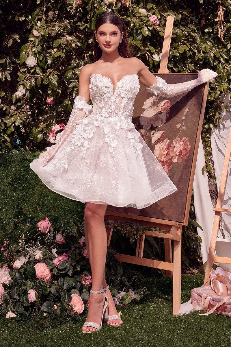 Kort brudekjole WL020 i tyl med blomsterbroderi | bridalstore.dk