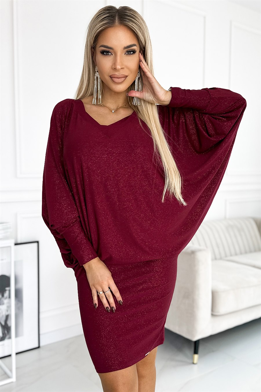 NUMOCO glimmer midikjole i bordeaux glimmer