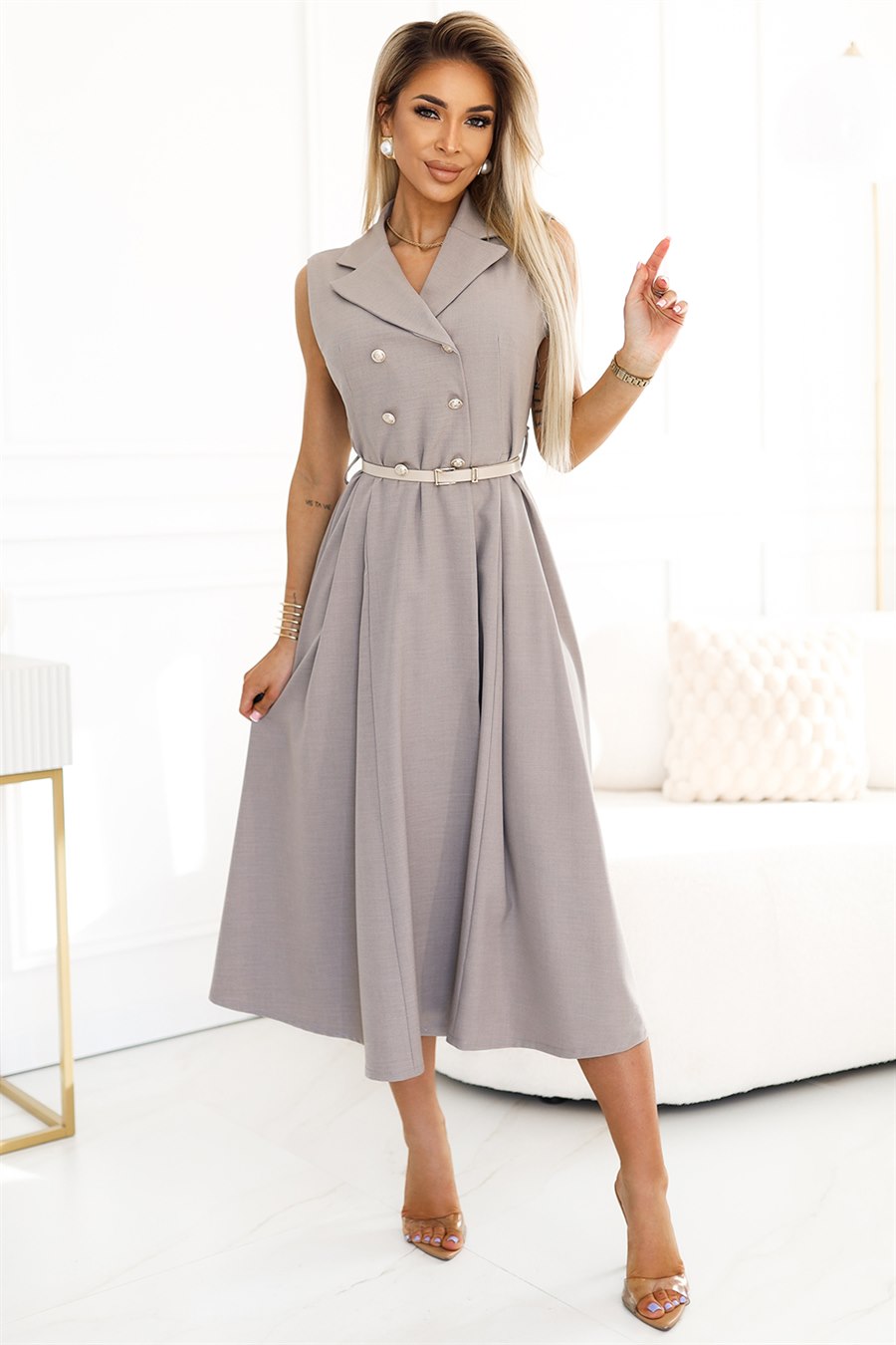 NUMOCO midikjole i grå beige